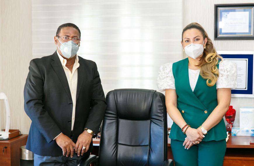 El doctor Edisson Rafael F&eacute;liz F&eacute;liz, asumi&oacute; este martes como director del Servicio Regional de Salud Metropolitano (SRSM)