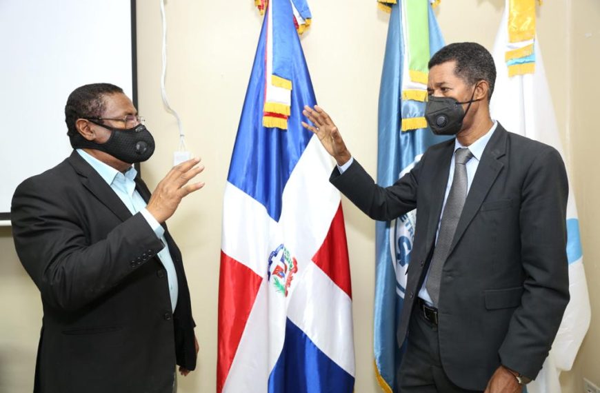 SRSM posesiona al doctor Clemente Terrero en la Direcci&oacute;n del Hospital Robert Reid