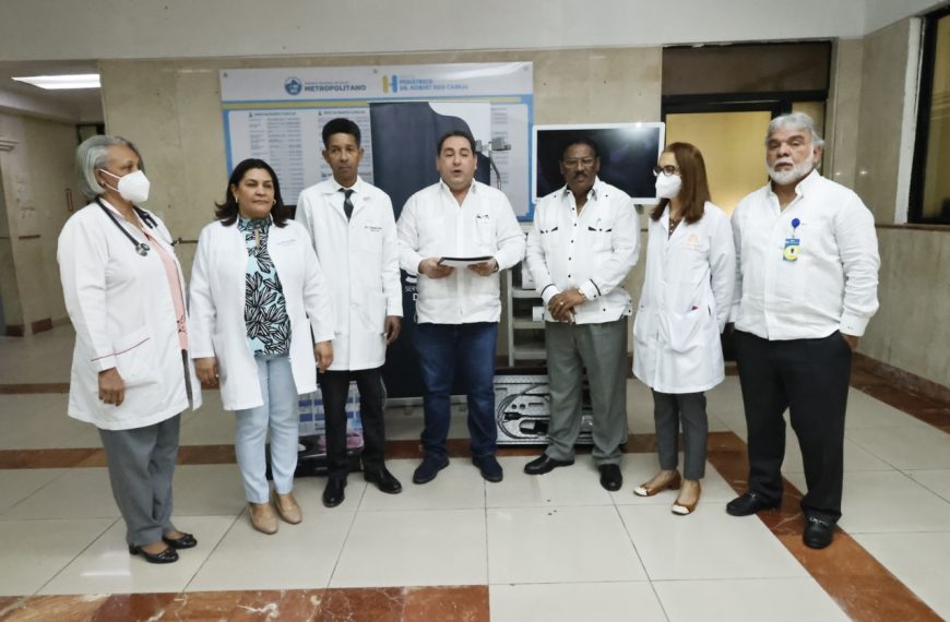 SNS entrega m&aacute;s de RD$40 millones en equipos para fortalecer hospitales