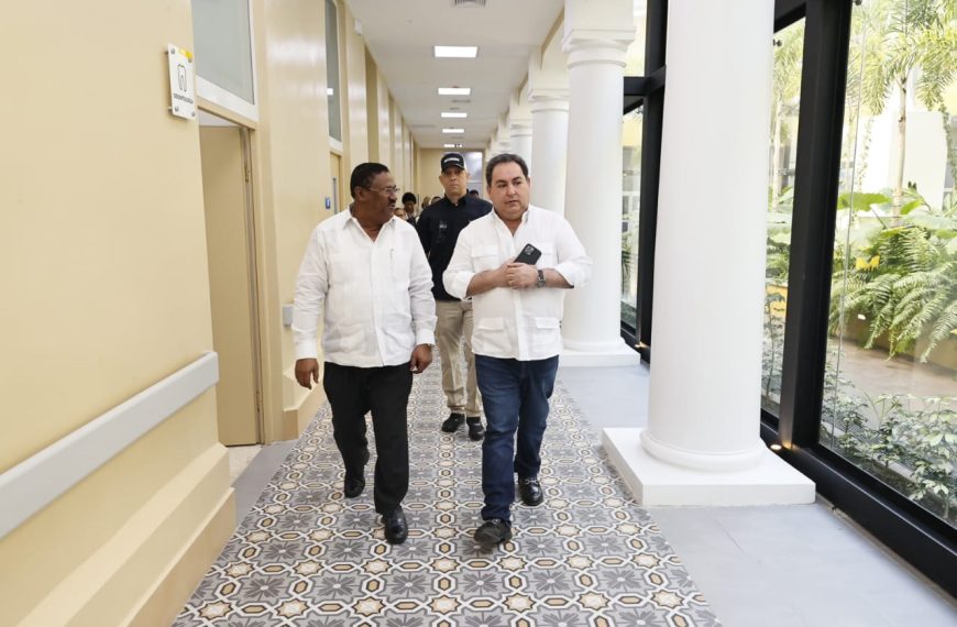 SNS entrega &aacute;rea Odontolog&iacute;a a Hospital Padre Billini