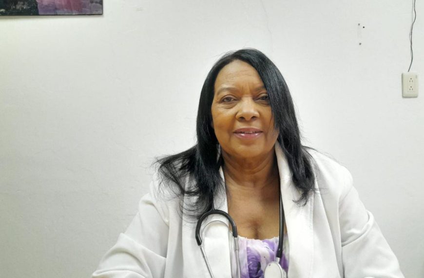 Especialista Moscoso Puello alerta sobre s&iacute;ntomas tuberculosis