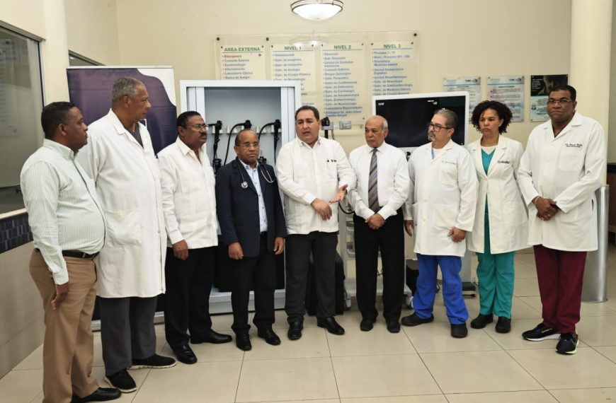 SNS entrega al Hospital Gautier moderna torre endosc&oacute;pica y designa 53 nuevos colaboradores