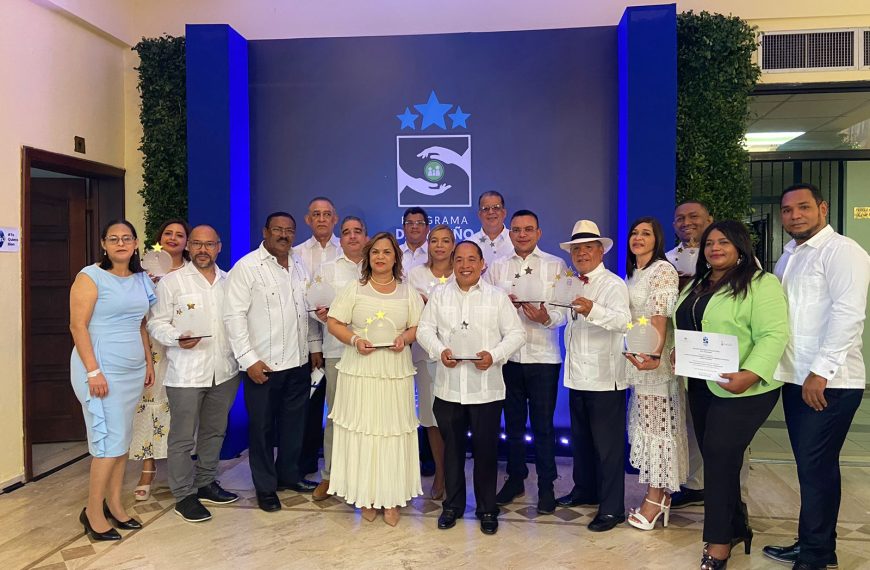 Director SRSM valora premios Programa Desempe&ntilde;o SNS 2023 y felicita a ganadores
