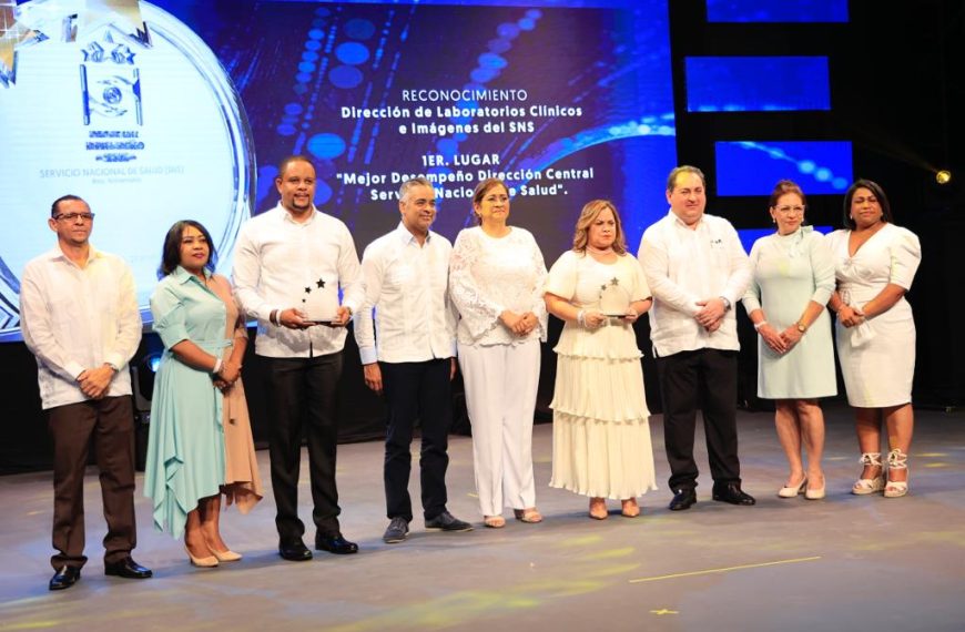 Servicio Nacional de Salud entrega premios Programa Desempe&ntilde;o SNS