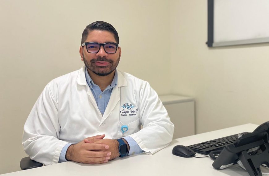 Neur&oacute;logo del Luis Eduardo Aybar identifica s&iacute;ntomas del Alzheimer