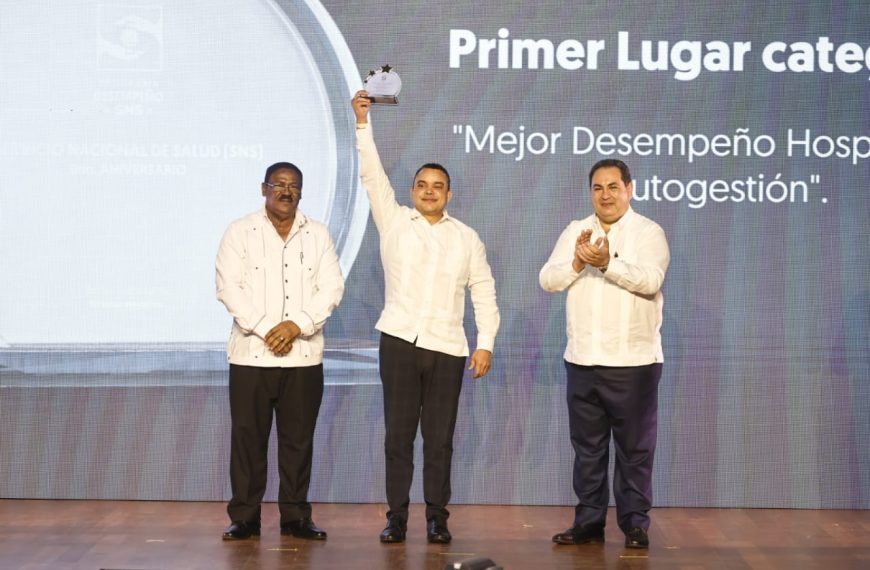 Hospital Ney Arias Lora por tercera ocasi&oacute;n gana m&aacute;ximo galard&oacute;n a mejor desempe&ntilde;o hospitalario