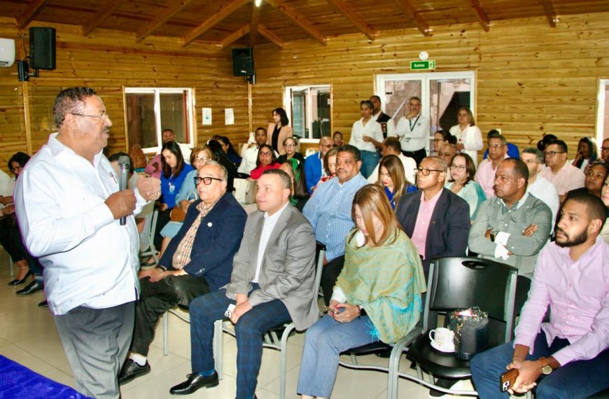 Director del SRSM socializa indicadores de hospitales con titulares de centros