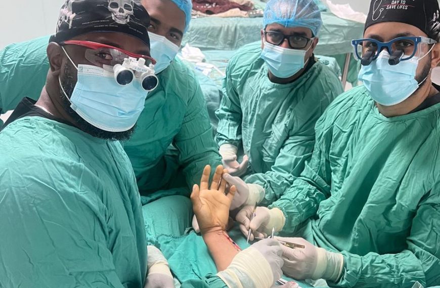 Ney Arias Lora relanza Unidad de Cirug&iacute;a de Manos, Microcirug&iacute;a de nervios y tendones