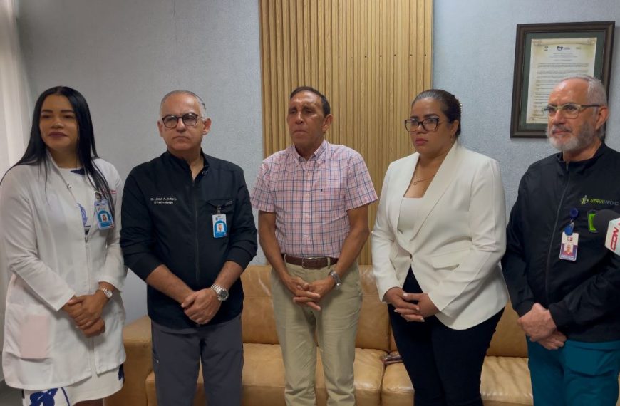 El Dr. Cruz Jiminián visita Hospital Vinicio Calventi y resalta transformación del centro