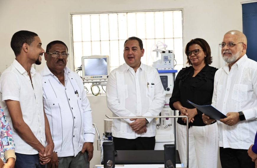 SNS deja en funcionamiento dos quir&oacute;fanos en el Hospital Municipal de Yamas&aacute;