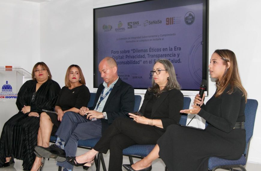 Realizan con &eacute;xito Foro sobre &laquo;Dilemas &Eacute;ticos en la Era Digital: Privacidad, Transparencia y Responsabilidad&raquo; en el sector Salud