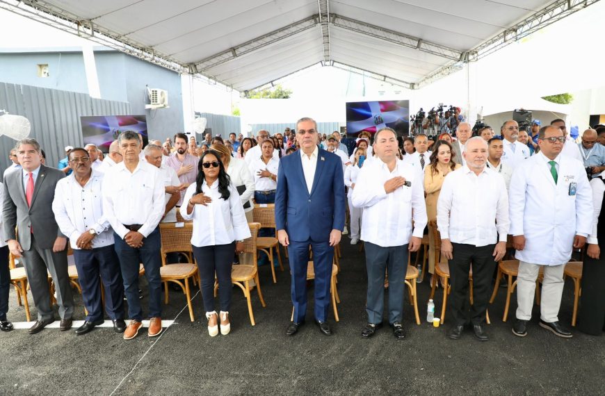 Presidente Abinader deja inaugurada unidad de pie diab&eacute;tico en Hospital de Herrera, Marcelino V&eacute;lez Santana