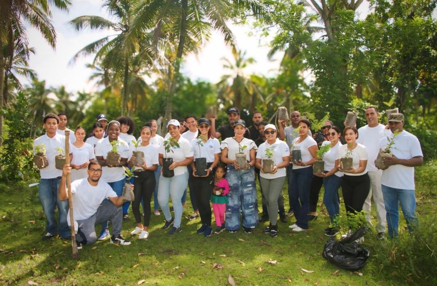 El SRSO y Hospital Hacienda Estrella restauran zonas verdes en jornada de reforestaci&oacute;n