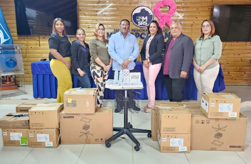 El Servicio Regional de Salud Ozama entrega equipos EKG a centros diagn&oacute;sticos