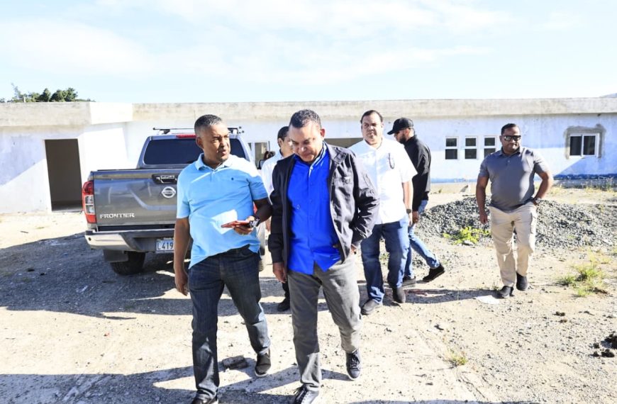 SNS supervisa avances y ordena reanudaci&oacute;n y conclusi&oacute;n de obras hospitalarias en Santo Domingo Norte