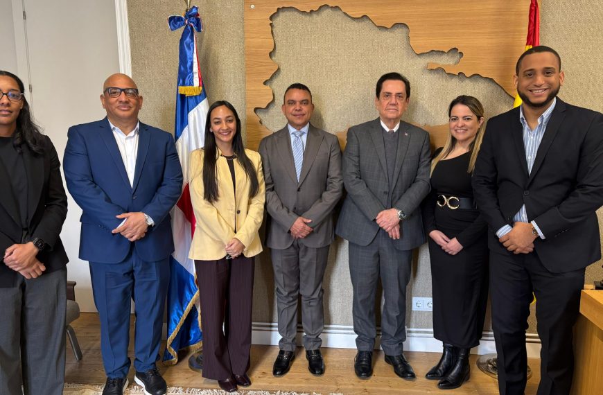Director del SNS impulsa alianzas estrat&eacute;gicas y proyecta avances del sistema de salud durante visita oficial a Espa&ntilde;a