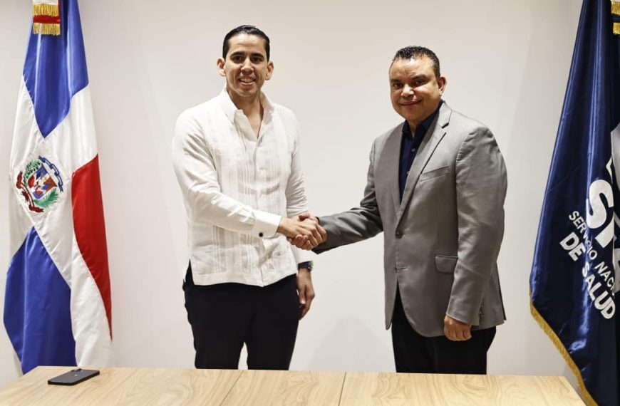 SNS y SENASA coordinan acciones para continuar fortaleciendo la atenci&oacute;n en la Red P&uacute;blica