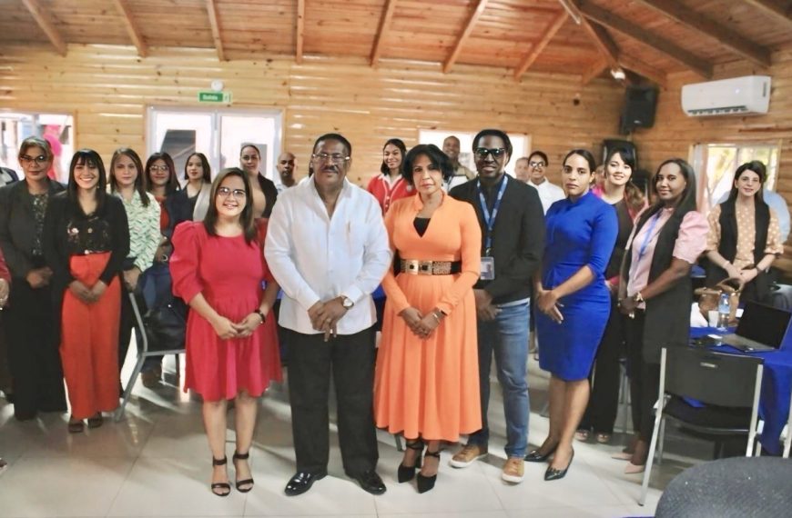 SNS y SRSO presentan Plan Ambiental Institucional a colaboradores en Mesa de Trabajo